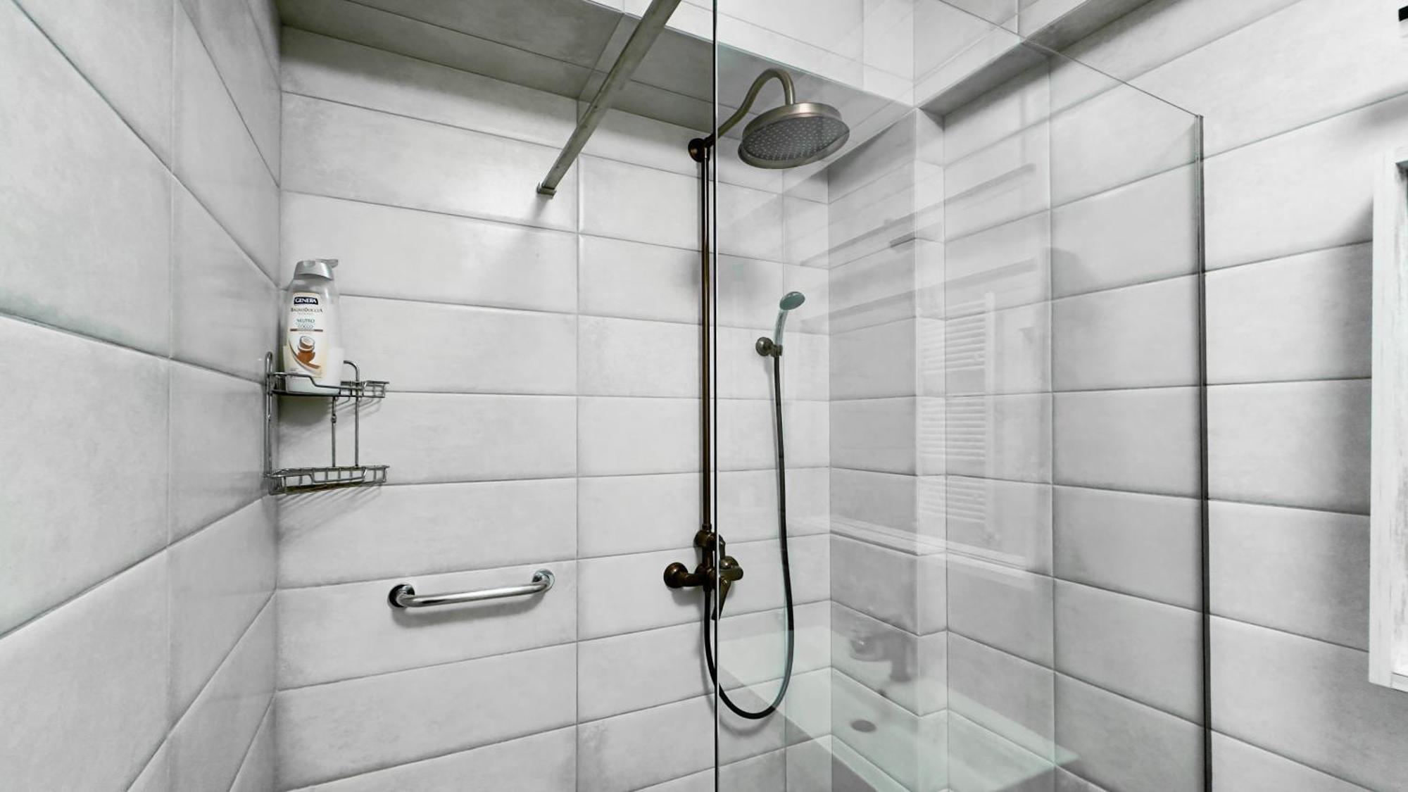 Glass New Apartments Ultracentral Chisinau Exterior photo